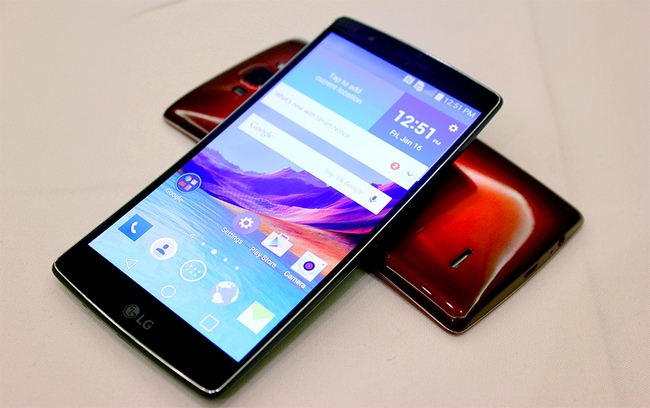 Не планшет, но все же: самовосстанавливающийся смартфон LG G Flex 2