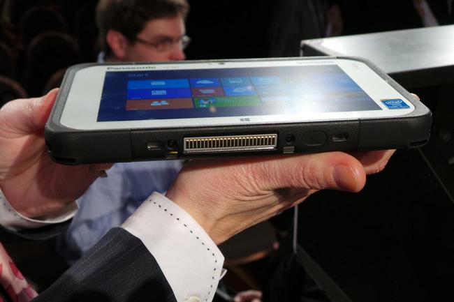 Компания Panasonic представила в России защищенный 7-дюймовый планшет Toughpad FZ-M1.